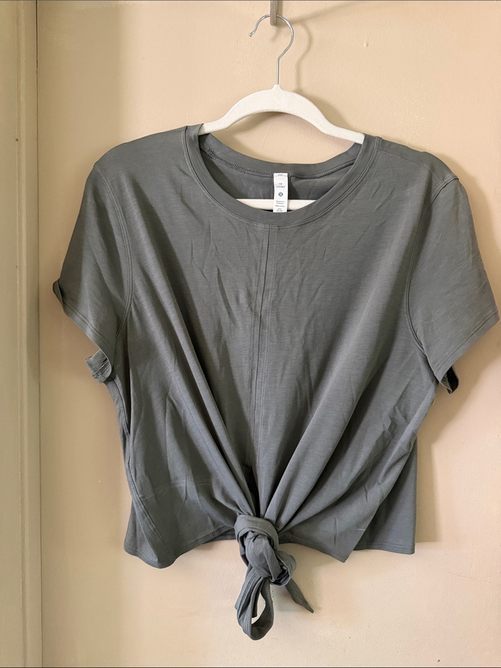 Lululemon Women's Gray Knot Front Tee